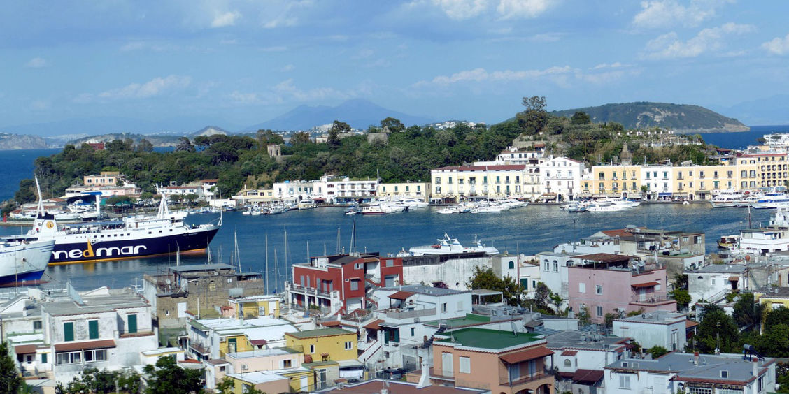 Arrivée au port de Ischia depuis Capri