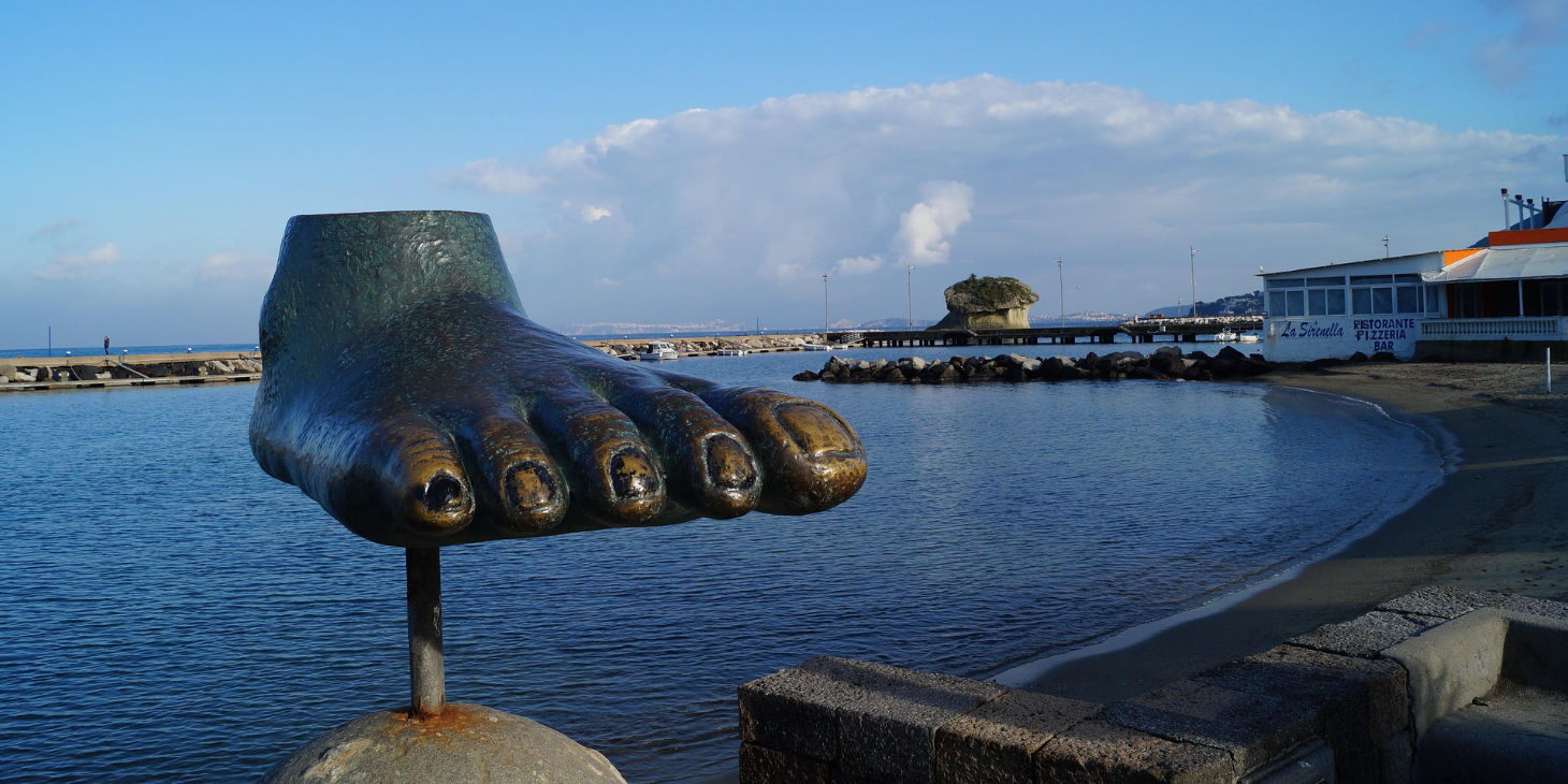 Sculpture pied à Ischia